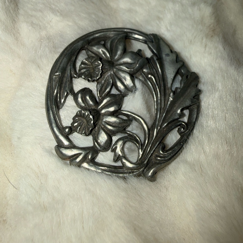 1987 Seagull Pewter Floral Brooch - Picture 4 of 11